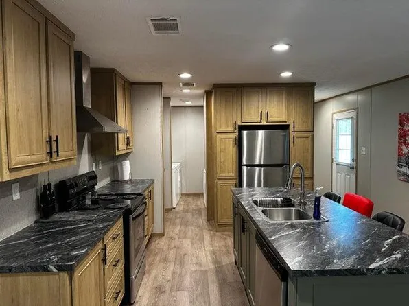 1106 Pontiac Dr, Manning, SC 29102