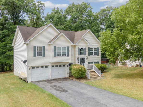 364 Nottingham Blvd, Martinsburg, WV 25405
