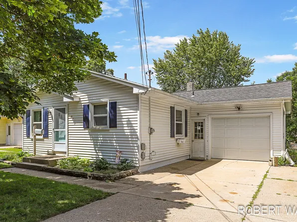3815 Perry Ave SW, Wyoming, MI 49519