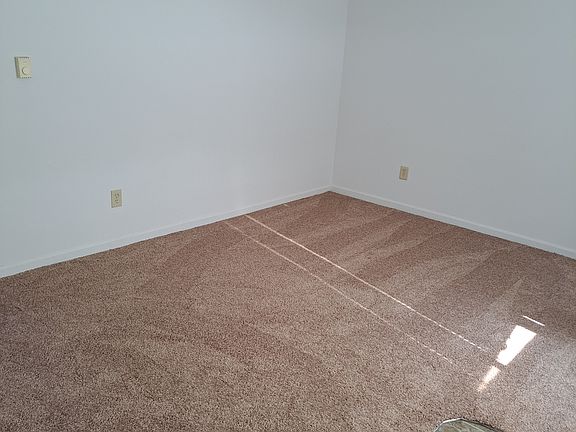 4th image of 2104 Lincoln Ave #1B