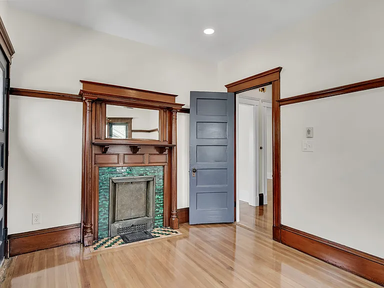 34 Ware St #2 — Photo 4