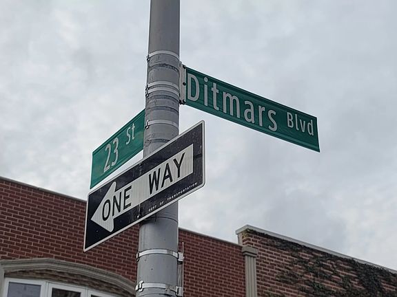 4th image of 2227 23rd St