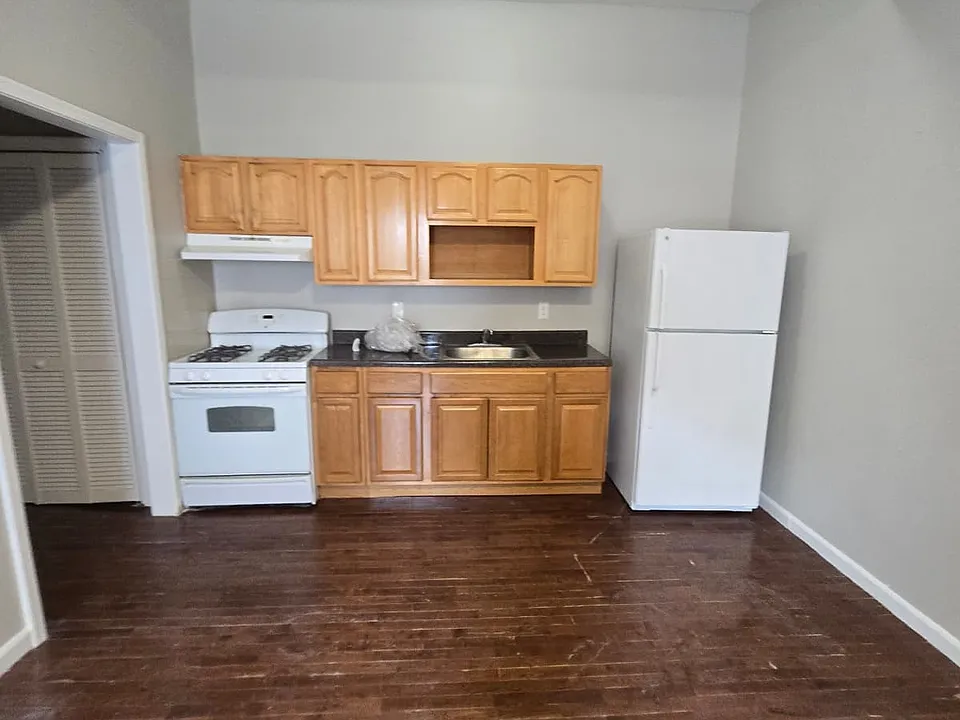 546 Prospect St #3