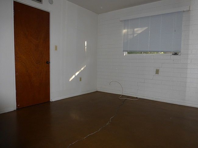 2nd image of 1200 S Farmer Ave