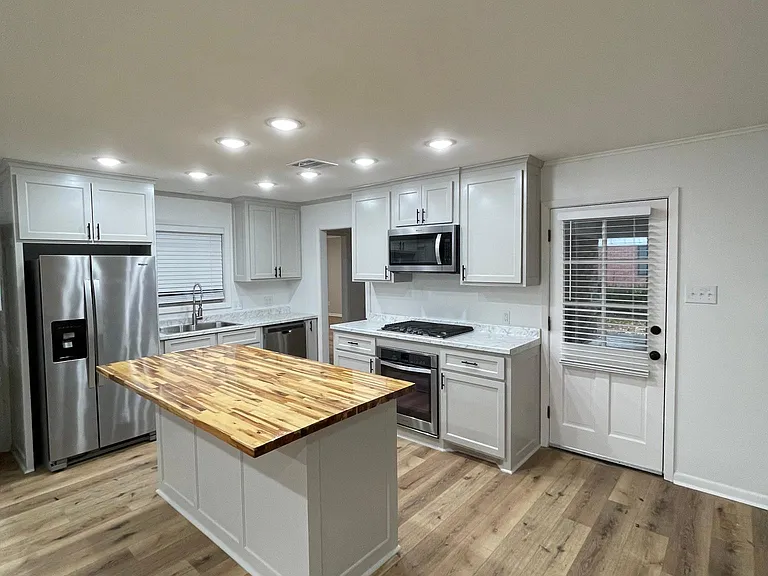 1003 K St — Photo 3