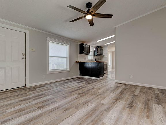 5th image of 92 Delmar Ln