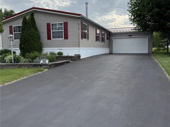 6330 Kims Dr, Victor, NY 14564