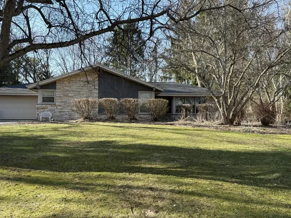 7385 Devonshire DRIVE, Cedarburg, WI 53012