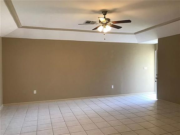 4th image of 2337 Yorktowne Dr
