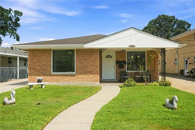 2 bed, 1.0 bath, 967 sqft, $1,450 — Photo 1