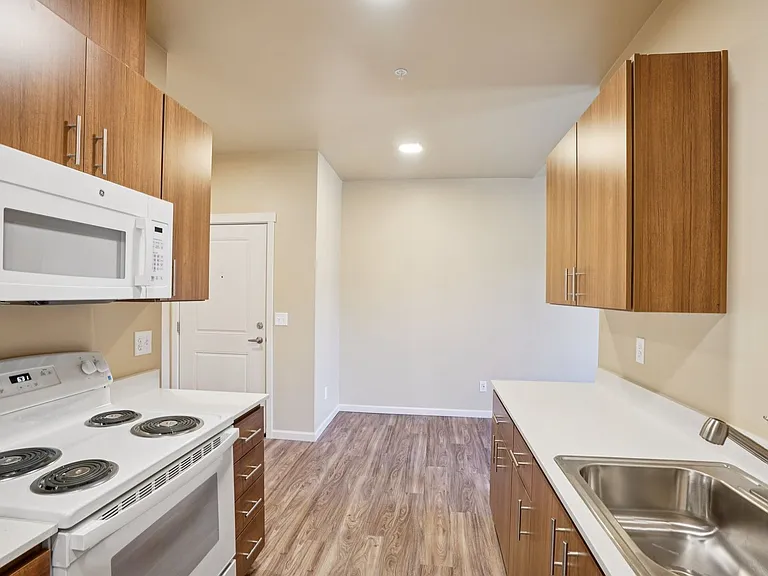 LIBERTY CREST APARTMENTS — Photo 41