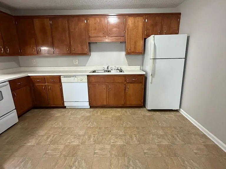 164 Lexington Drive — Photo 5