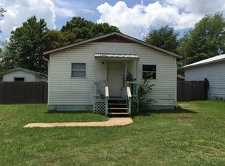 103 Morris Ave, Omaha, TX 75571