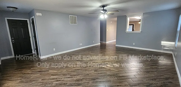 2139 Bridlewood Dr — Photo 3