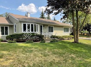 1102 Pine St, Lake In The Hills, IL 60156