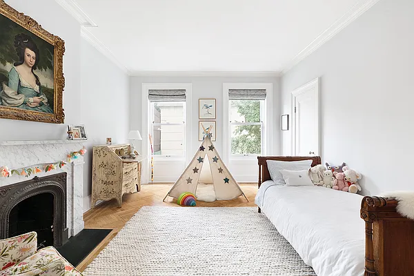 Sold by Compass | media 10