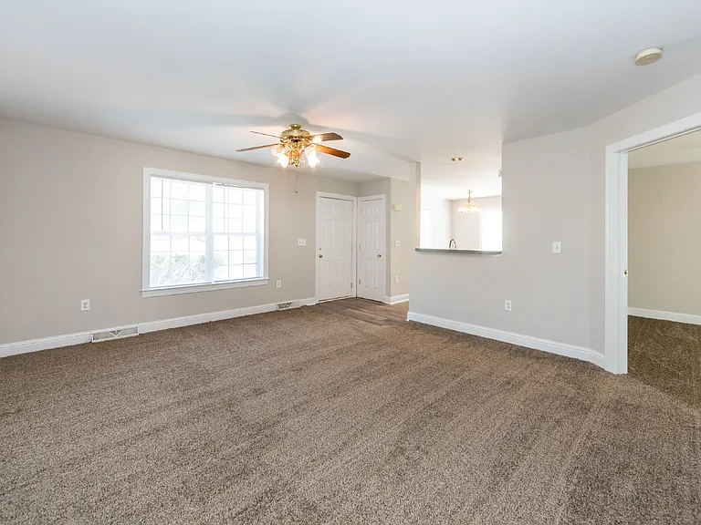 814 King Arthur Dr — Photo 10