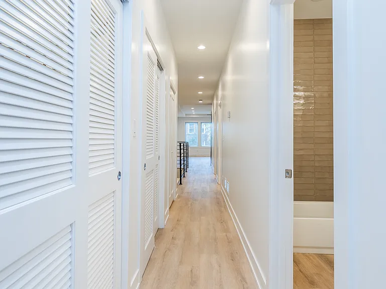 6031 S Vernon Ave #1 — Photo 13
