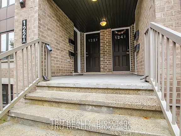 3rd image of 122 Lindenshade Dr #19