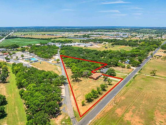 4th image of 221 Pyka Rd