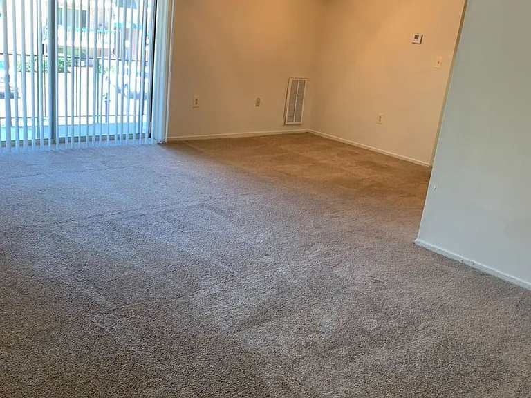 Woods Edge Apartments — Photo 32