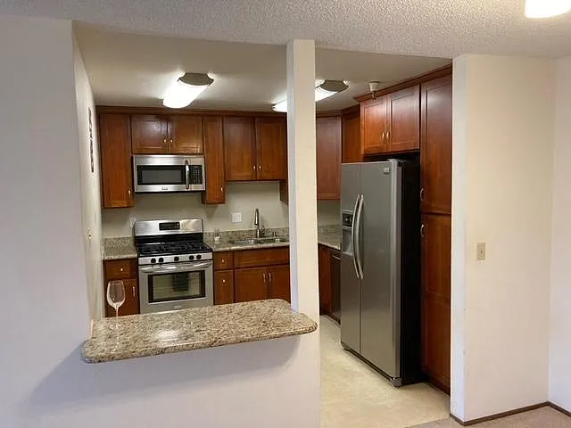 2111 Latham St #116 — Photo 9