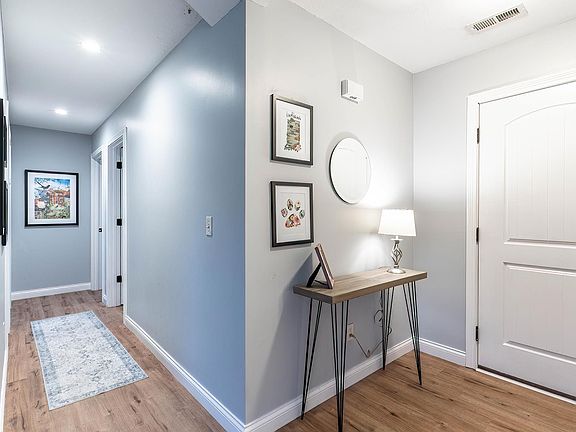 5th image of 9018 Strathmore Ln