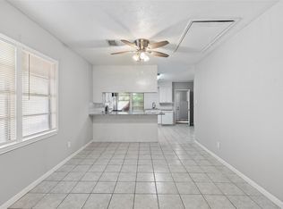12109 22nd St, Santa Fe, TX 77510