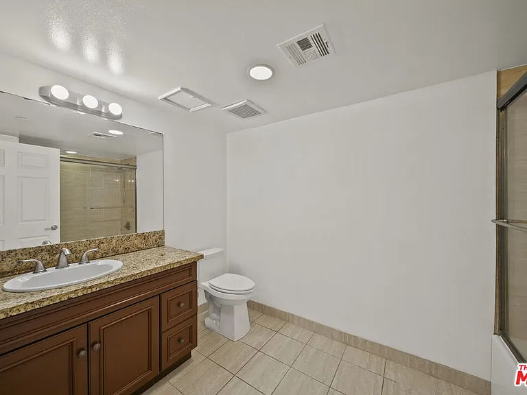 5315 Bellingham Ave #204 — Photo 19