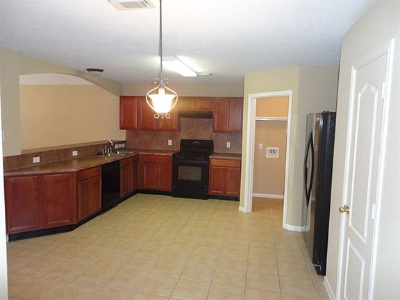 2nd image of 3030 Cinnamon Glen Dr