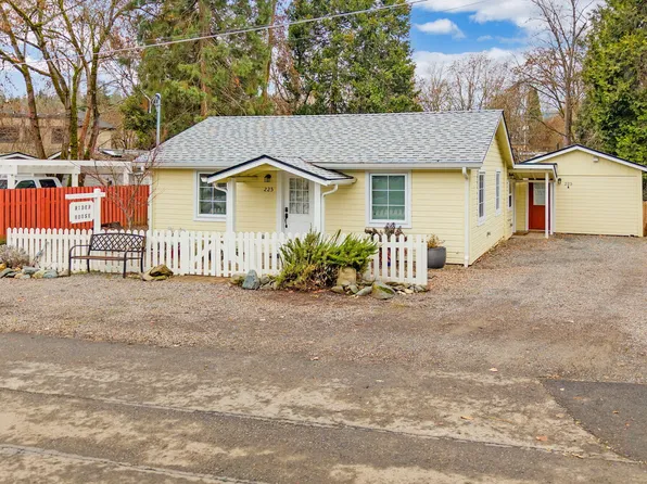 225 W D St, Jacksonville, OR 97530