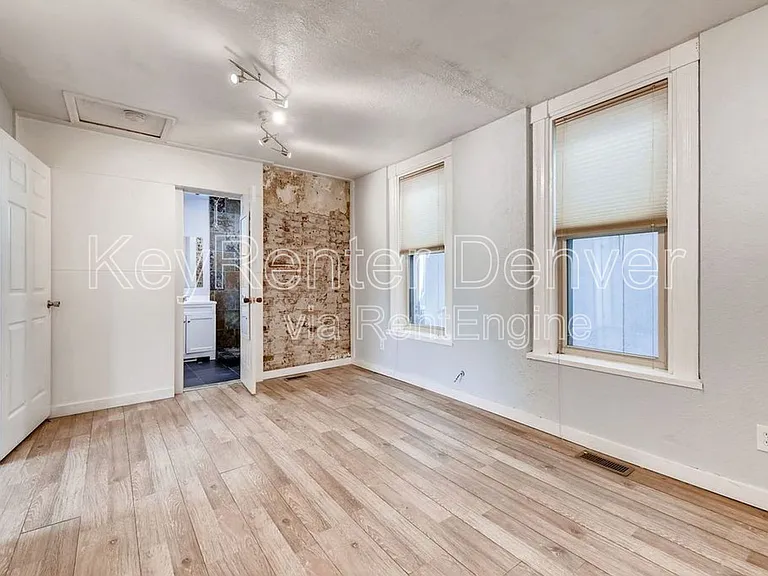 3341 Lawrence St — Photo 17