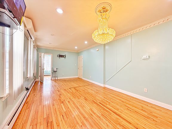 4th image of 114-27 135th St #1
