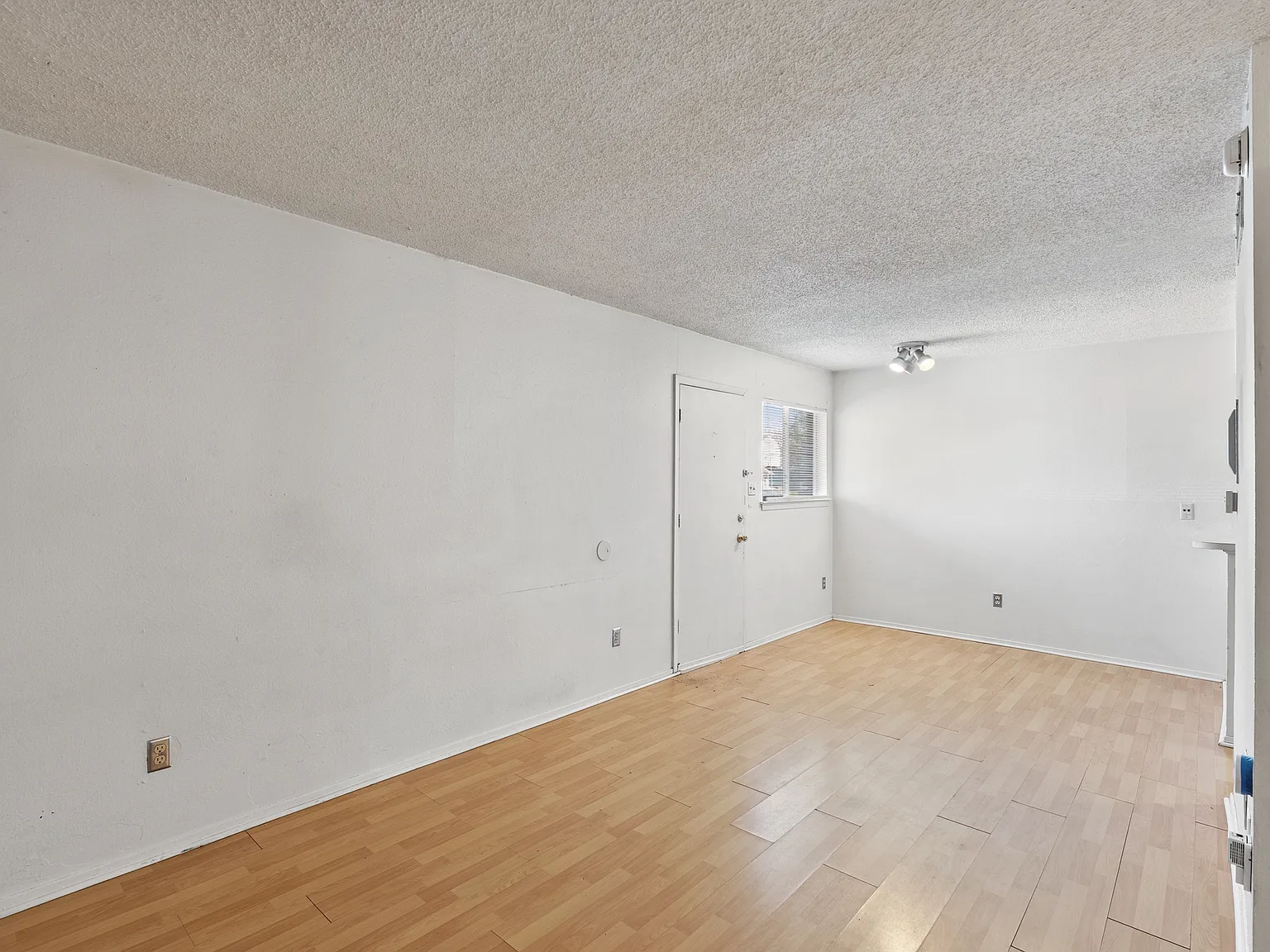 Studio, 450 sqft, $950 — Photo 4