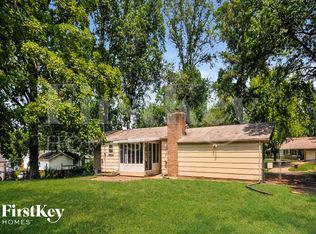 14 Rolling Hills Dr, Florissant, MO 63033
