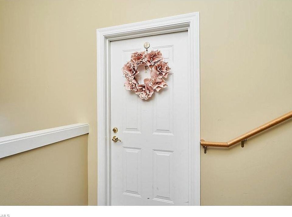 1st image of 3800 Rosemont Blvd APT 103F