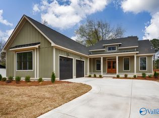 2002 Mythewood Dr, Huntsville, AL 35803