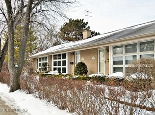 308 W Frontage Rd, Northfield, IL 60093