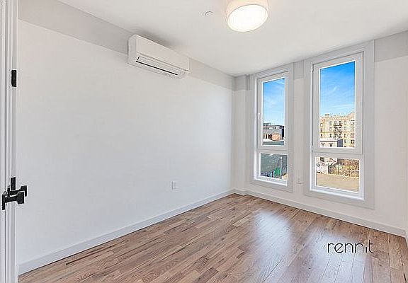 5th image of 770 Lexington Ave #2B