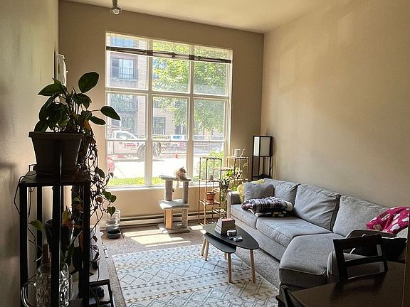 2nd image of 312 Wisconsin St APT 104