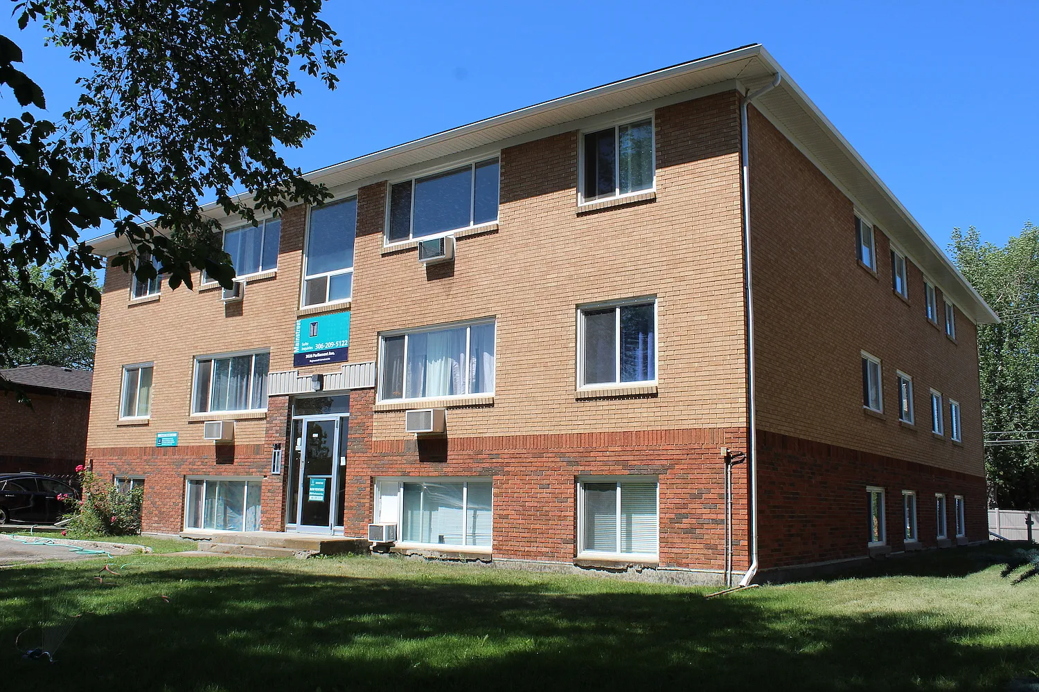 Par 3026 Apartments — Photo 1