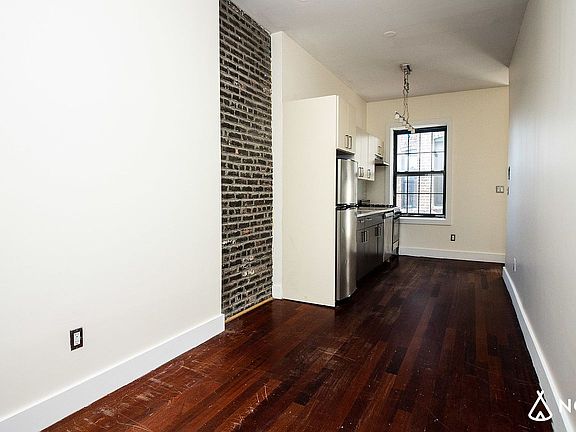 5th image of 1013 Pacific St #3A