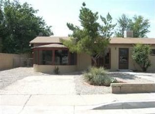 4728 Glendale Rd NW, Albuquerque, NM 87105