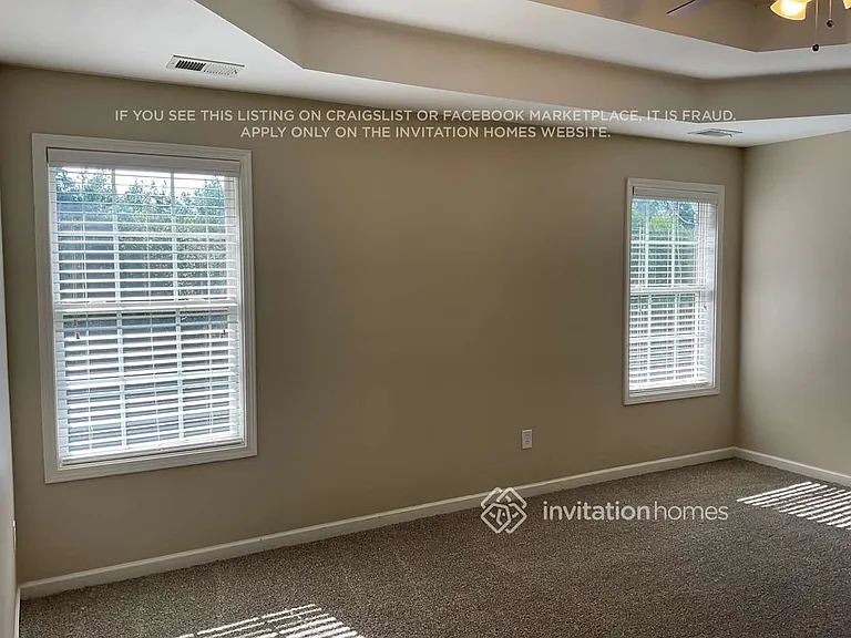 128 Revolutionary Dr — Photo 2