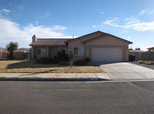 22161 Fox Ave, Apple Valley, CA 92307