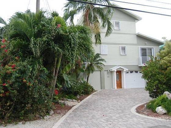 1st image of 342 Caribbean Dr E