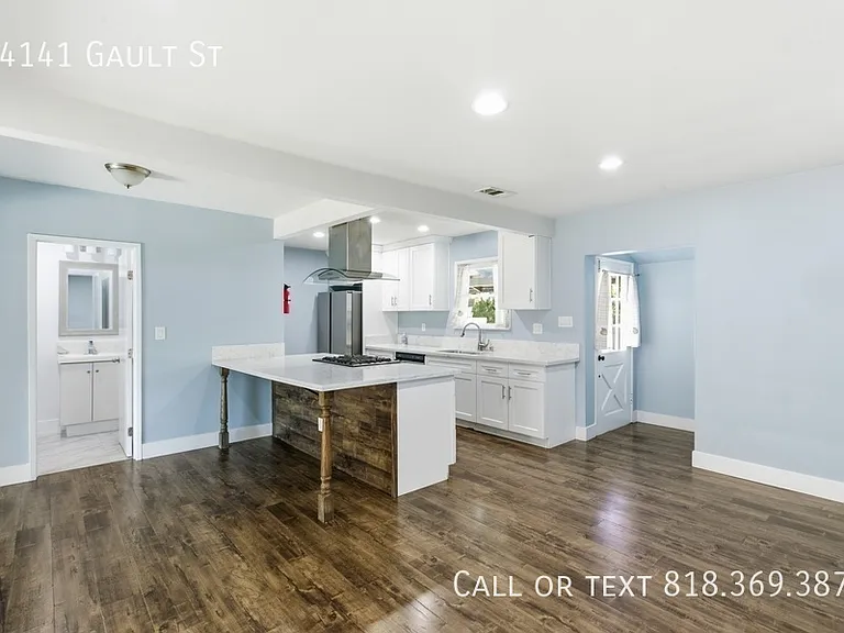 14141 Gault St — Photo 4