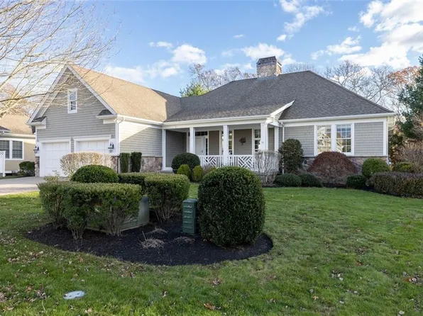 6 Newbury Dr, Westerly, RI 02891