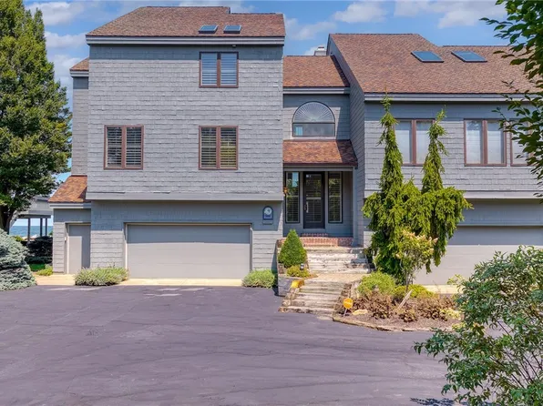 707 Mariner Village Dr, Huron, OH 44839