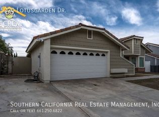 15220 Lotusgarden Dr, Santa Clarita, CA 91387
